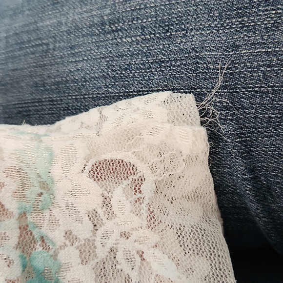 roz & ALI kimono sleeve lacy top with jewels - Picture 3 of 5